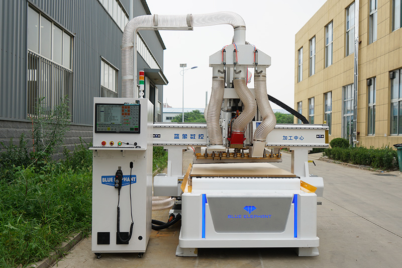 无孔工艺带排钻数控开料机