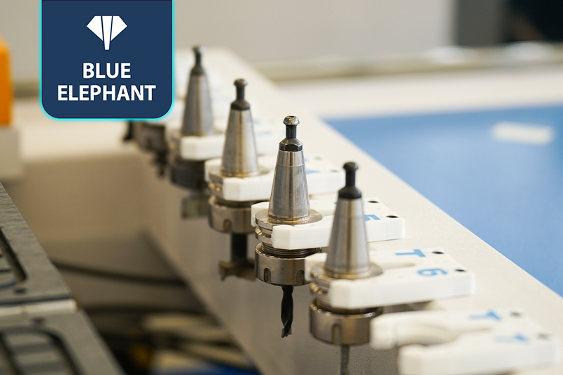 四轴门墙柜一体机